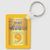 9 Year Sober Anniversary | Golden Ray 12 Step Schlüsselanhänger (Rückseite)