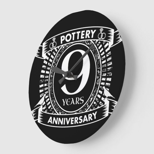 9TH wedding anniversary pottery Große Wanduhr (Winkel)