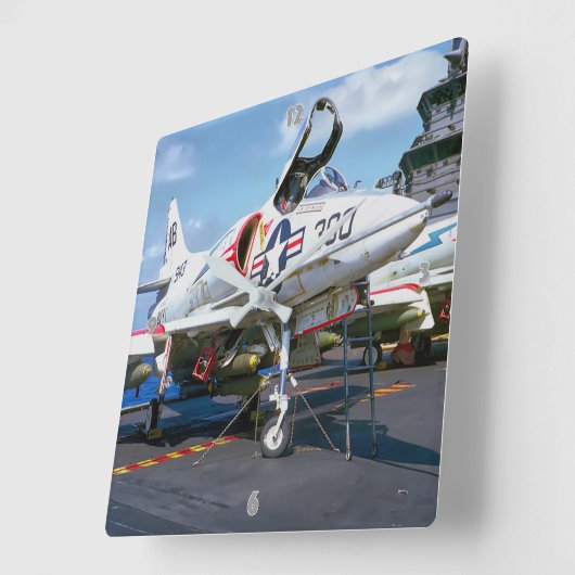 A-4 SKYHAWK QUADRATISCHE WANDUHR (Winkel)