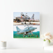 A-4 SKYHAWK QUADRATISCHE WANDUHR (Zuhause)