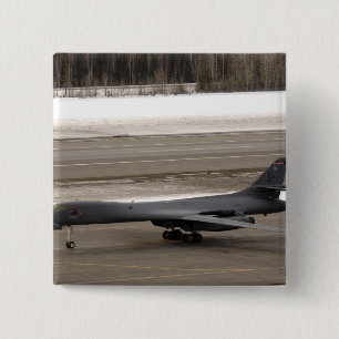 A B-1B Lancer führt eine Touch aus und geht los Button