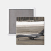 A B-1B Lancer führt eine Touch aus und geht los Magnet (Vorderseite/Rückseite)