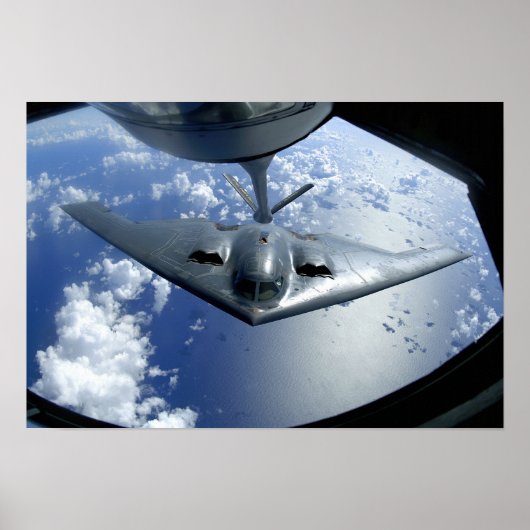 A B-2 Spirit bewegt sich zum Betanken in Position Poster (Vorne)