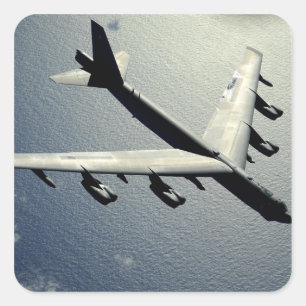 A B-52 Stratofestung im Flug Quadratischer Aufkleber