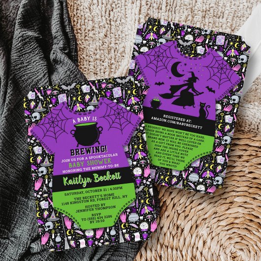 "A Baby is brew" Moderne Halloween-Kinderdusche Einladung