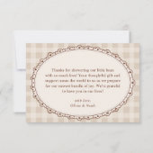 A Baby is Brewing Gingham Coffee Baby Shower Dankeskarte (Rückseite)