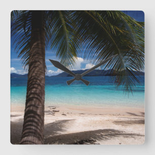 A Beach On Koh Wai Island In Thailand Quadratische Wanduhr