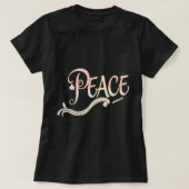 A beautiful, flowing script of the word "Peace" fe T-Shirt (Design vorne)