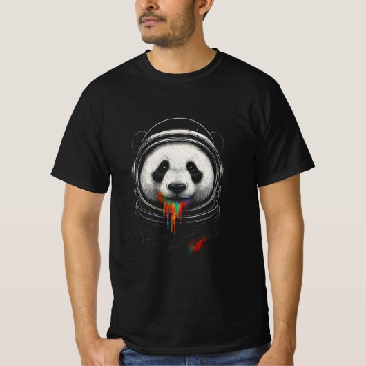 A black and white panda bear wearing a space suit T-Shirt (Vorderseite)