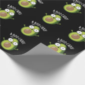 A-boo-cado Funny Avocado Scare Puns Dark BG Geschenkpapier (Ecke)