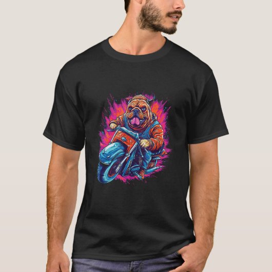 A Bulldog dog riding a motorcycle T-Shirt (Vorderseite)