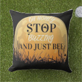A buzzing black pillow with bee quotes. kissen (Gras)