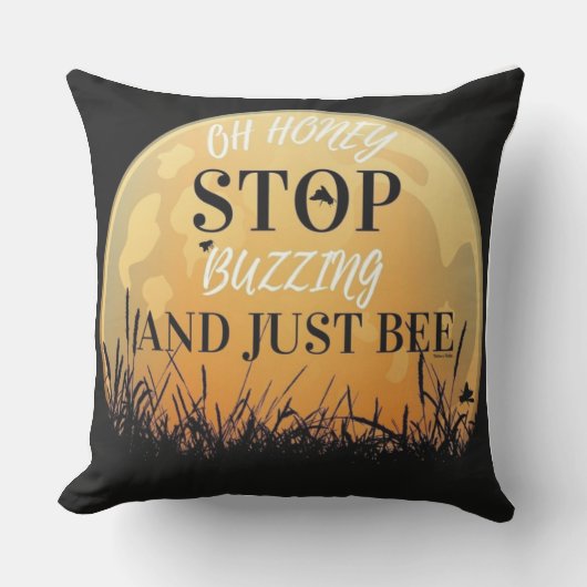 A buzzing black pillow with bee quotes. kissen (Vorderseite)
