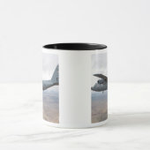 A C-130 Herkules steigt durch den Himmel Tasse (Zentrum)