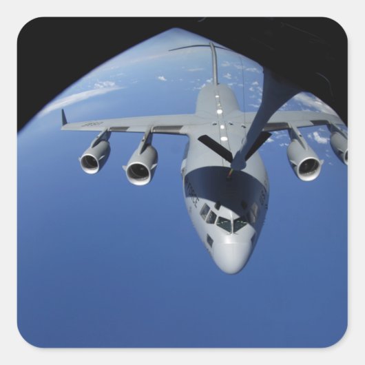 A C-17 Globemaster III erhält Kraftstoff 2 Quadratischer Aufkleber (Vorderseite)
