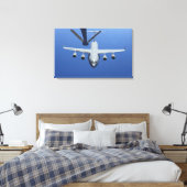 A C-17 Globemaster III nähert sich dem Boom Leinwanddruck (Insitu (Schlafzimmer))