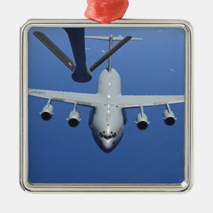 A C-17 Globemaster III nähert sich dem Boom Silbernes Ornament