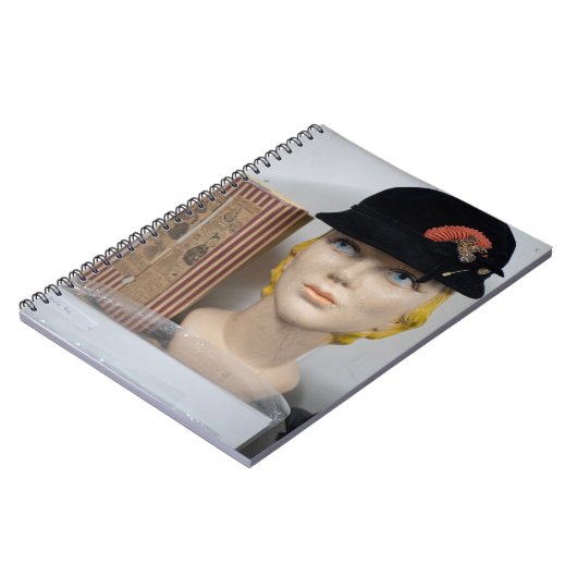 A Classic Book and Bust Composition Notizblock (Linke Seite)