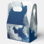 A curve in the clouds geschenkschachtel (Geöffnet)