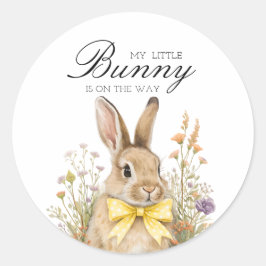 A cute little Floral Bunny Yellow Bow Baby Shower  Runder Aufkleber