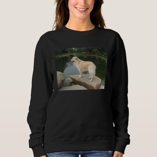 A Dog At A Pond Sweatshirt (Vorderseite)