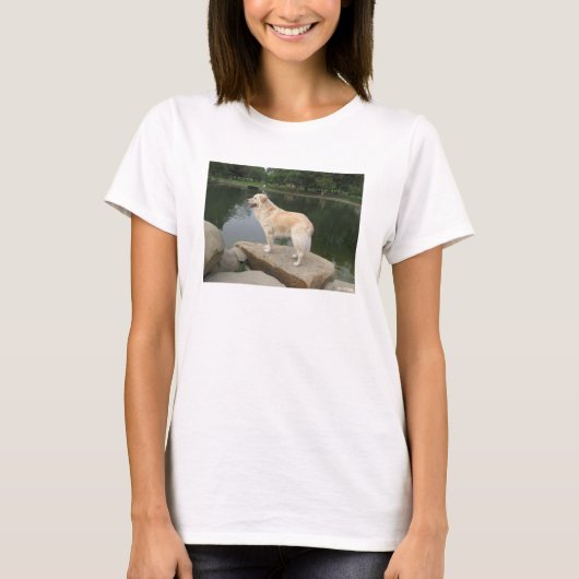 A Dog At A Pond T-Shirt (Vorderseite)