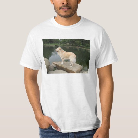A Dog At A Pond T-Shirt (Vorderseite)