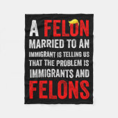 A Felon Married To An Immigrant Is Telling Us That Fleecedecke (Vorderseite)