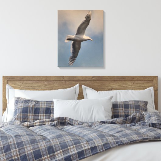 A flying seagull on Stretched Canvas Print Leinwanddruck (Insitu (Schlafzimmer))