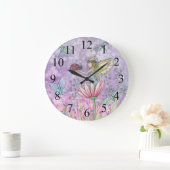 A Friendly Encounter Fairy and Ladybug Clock Große Wanduhr (Zuhause)