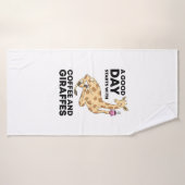A Good Day Starts With Coffee & Giraffe Gift Funny Badehandtuch (Badehandtuch)