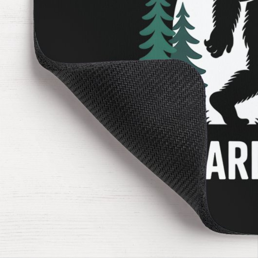 A Guy Like Me Is Hard To Find Hiking Bigfoot Funny Mousepad (Ecke)