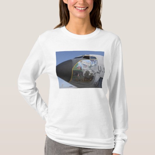 A KC-135 Stratotankervorführung patriotische Nase T-Shirt (Vorderseite)