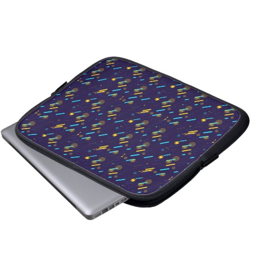 A laptop sleeve with a vibrant geometric pattern (Vorne Knopf)
