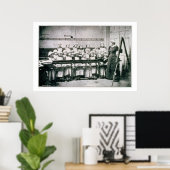 A Lesson in Domestic Science (b&w foto) Poster (Heimbüro)