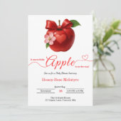 A Little Apple Is On The Way | Fall Baby Shower  Einladung (Stehend Vorderseite)