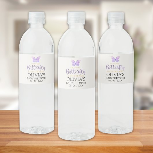 A Little Baby Butterfly is on The Way Baby shower Wasserflaschenetikett
