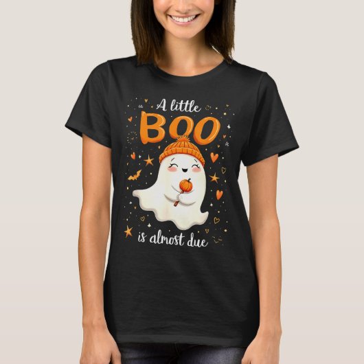A Little Boo Is Almost Due Expecting Mom Halloween T-Shirt (Vorderseite)