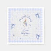 A Little Bunny Is On The Way Blue Baby Shower Serviette (Vorderseite)