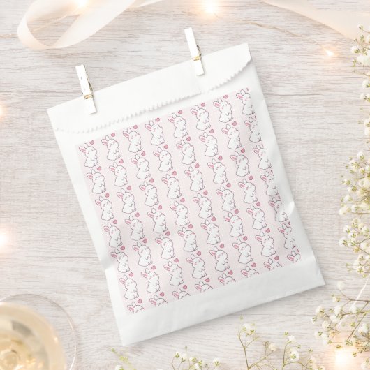 A Little Bunny Made of Feelings Geschenktütchen (Ausgeschnitten)