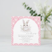 A Little Bunny Pink Rainbow Baby Shower Invitation (Stehend Vorderseite)
