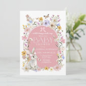A Little Bunny Wildflower Baby Shower Einladung (Stehend Vorderseite)