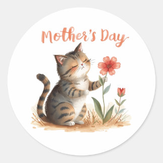A Little Cat’s Gift for Mom Runder Aufkleber
