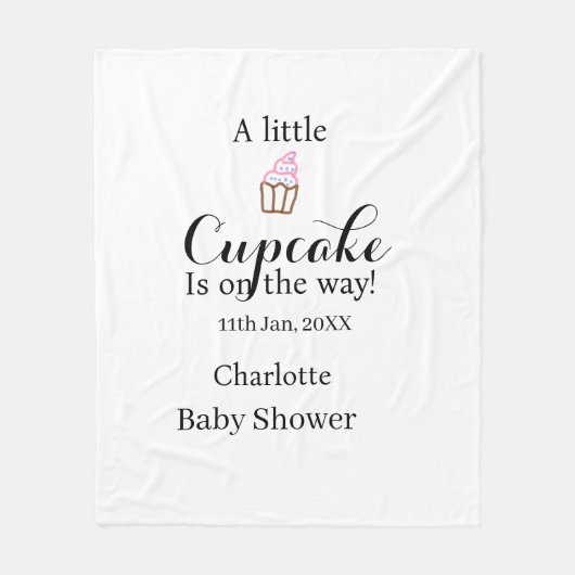 A little cupcake is on its way baby shower name da fleecedecke (Vorderseite)