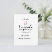 A little cupcake is on its way baby shower name da postkarte (Stehend Vorderseite)
