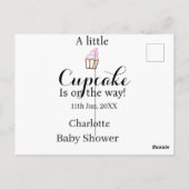 A little cupcake is on its way baby shower name da postkarte (Rückseite)