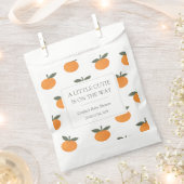 A Little Cutie Orange Gender Neutral Baby Shower Geschenktütchen (Ausgeschnitten)