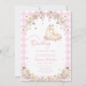 A Little Duckling is on The Way Baby Shower Einladung (Vorderseite)