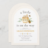 A Little Honey Is On The Way Bee Baby Shower Einladung (Vorne/Hinten)