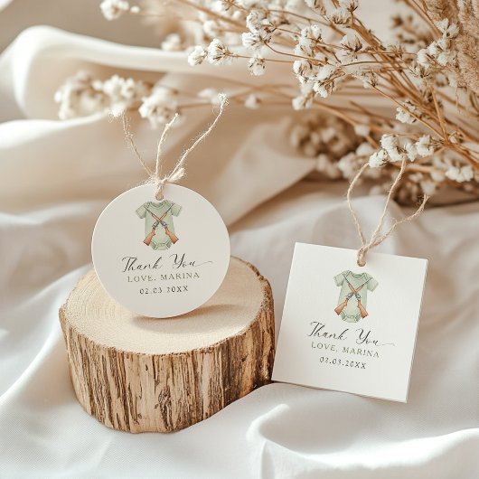 A little hunter is on the way baby shower geschenkanhänger